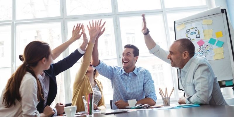 CEO Như Ý trong buổi họp chiến lược cùng đội ngũ